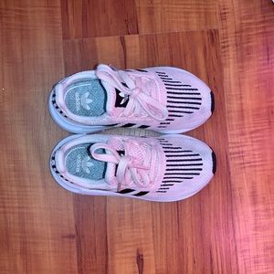 Girl’s shoes